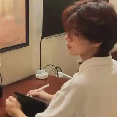 何蔚
